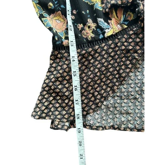 Chance & Destiny Band of Gypsies Women's Floral Top - Picture 6 of 7